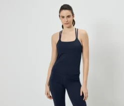 Yogatop mit integriertem BH
